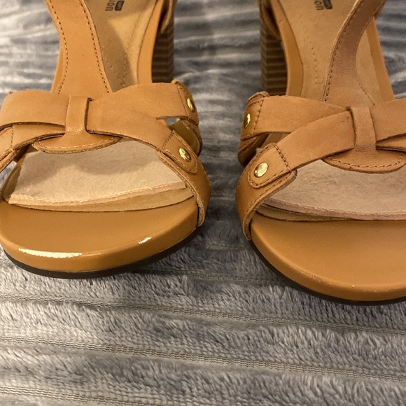 Clarks Stylish Tan Sandals, in good condition. Does have an area on right toe. - Picture 2 of 8